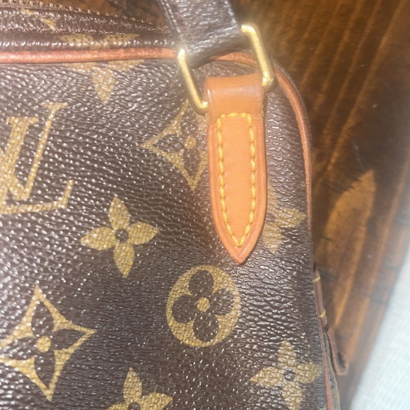 Vintage Louis Vuitton Crossbody - Picture 9 of 9